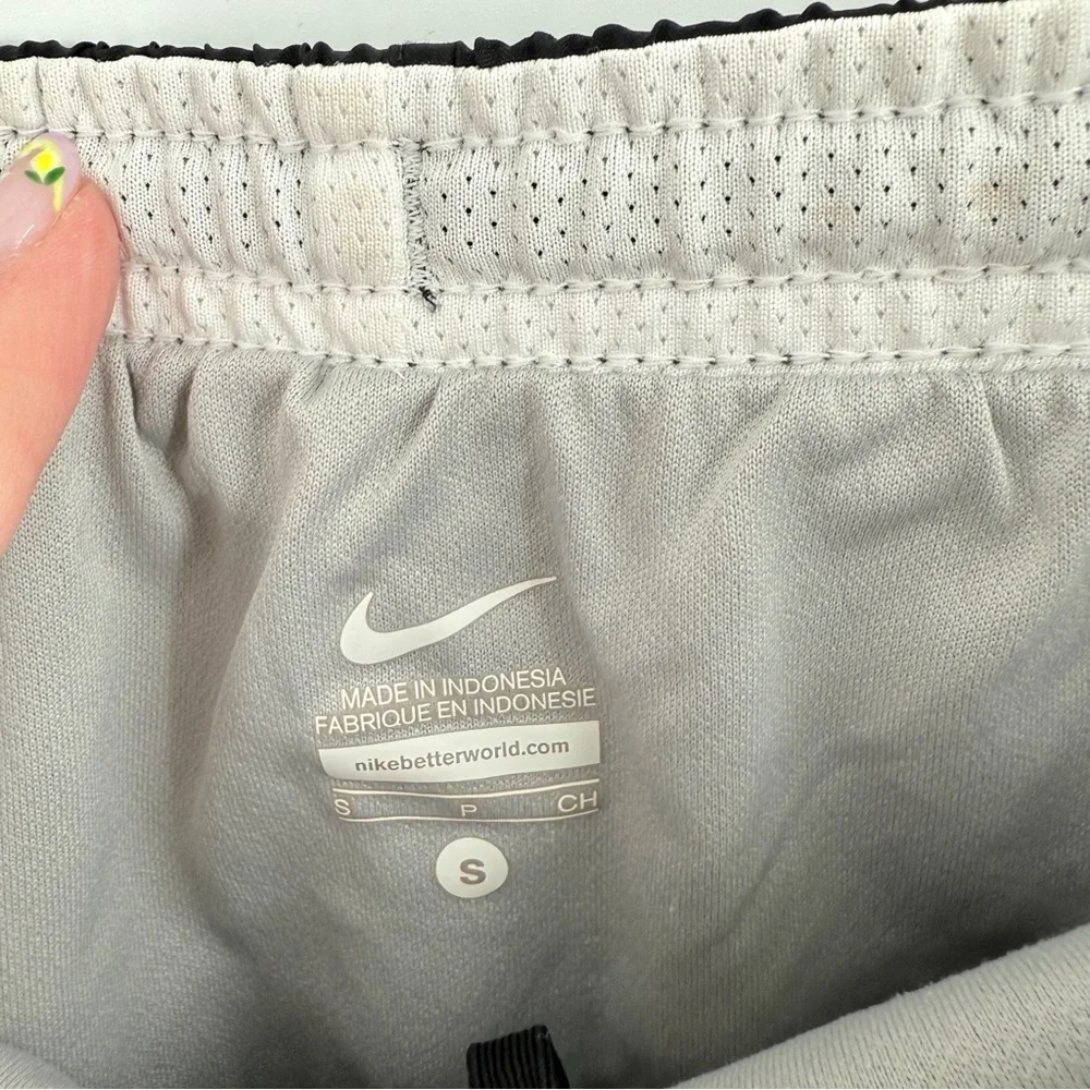 Nike Black and Pink Athletic Shorts Lightweight Performance